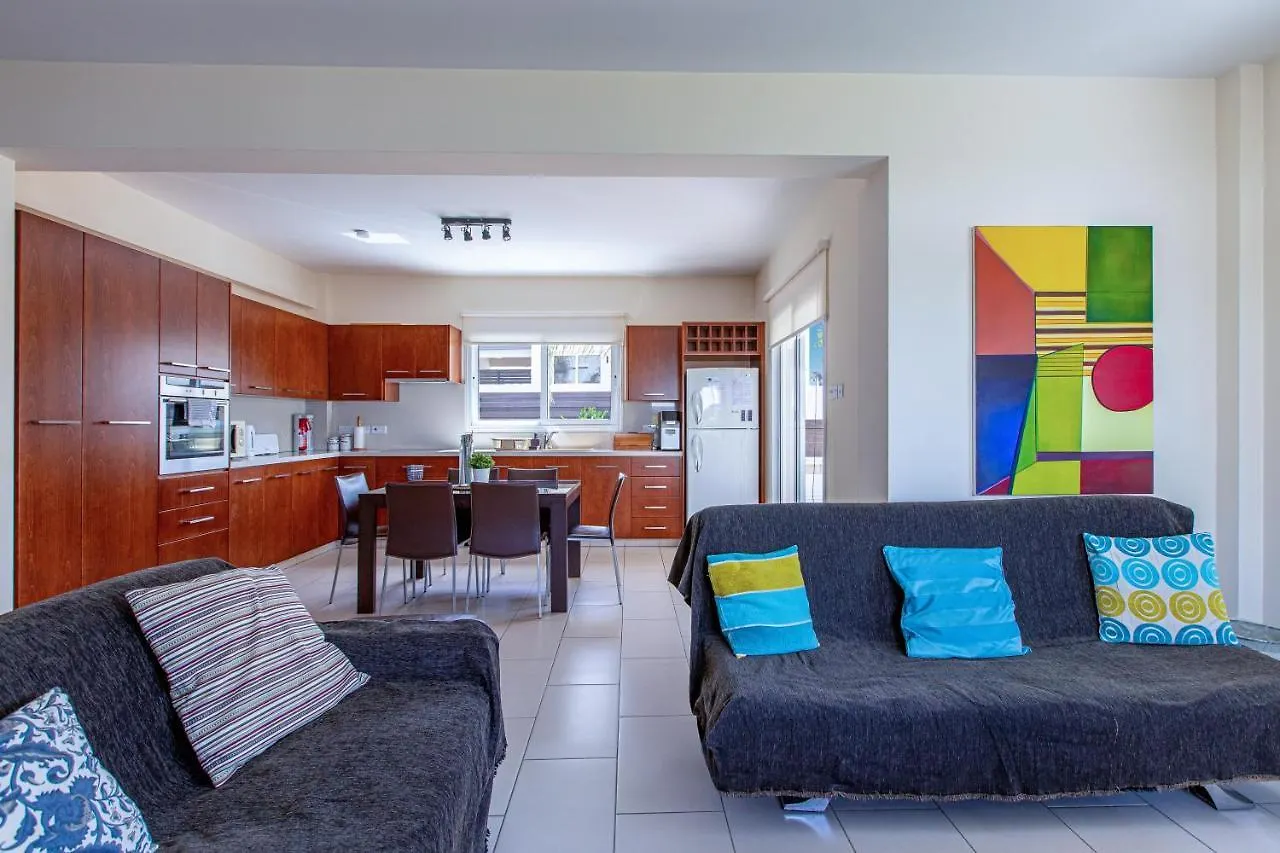 Villa Nova بروتاراس قبرص